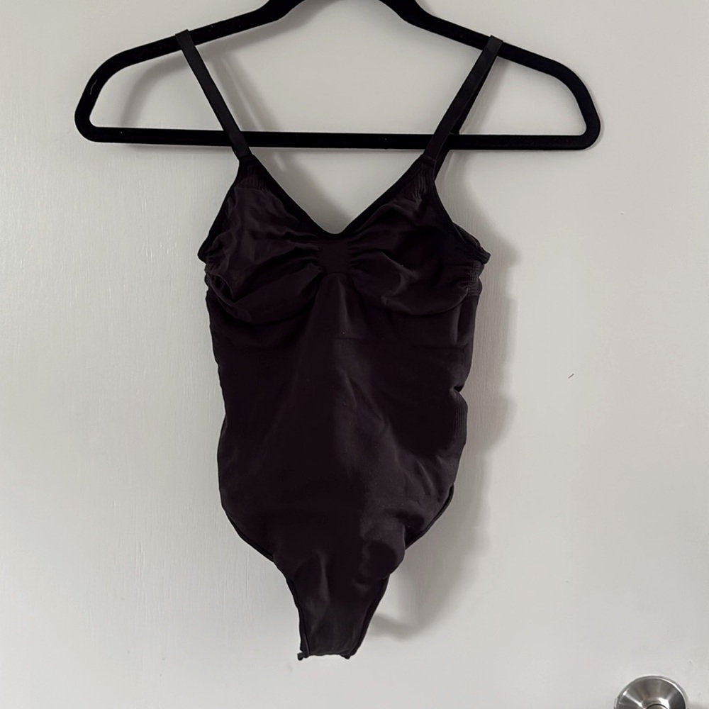 SKIMS sculpting bodysuit in onyx thong | L/XL